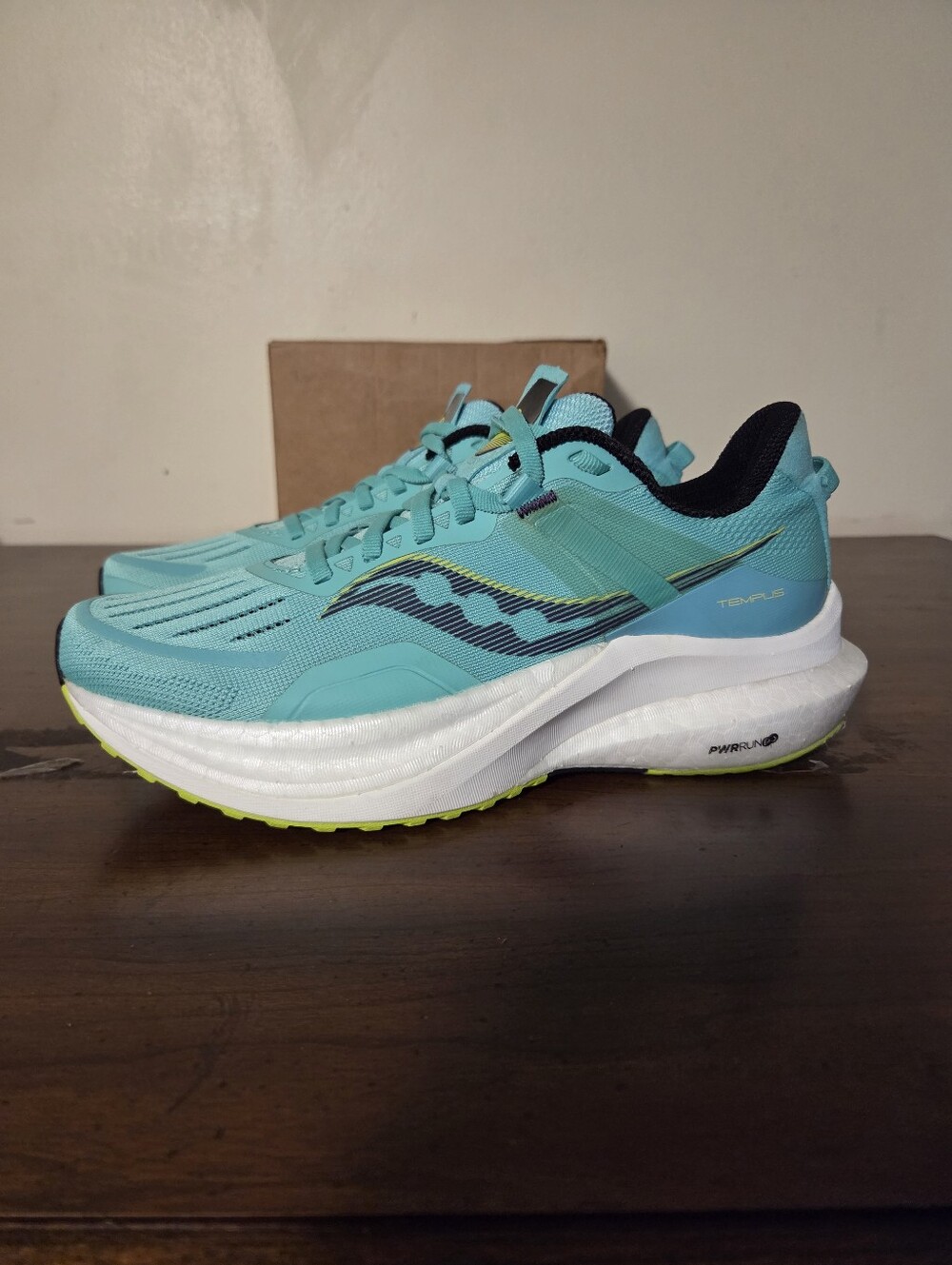 Saucony Tempus Cool Mint Acid Women's Running Shoes Sz 8 EUC